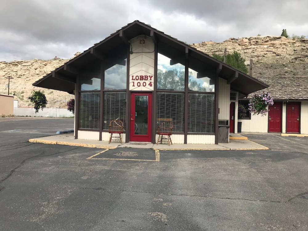 Country West Motel - photo 23