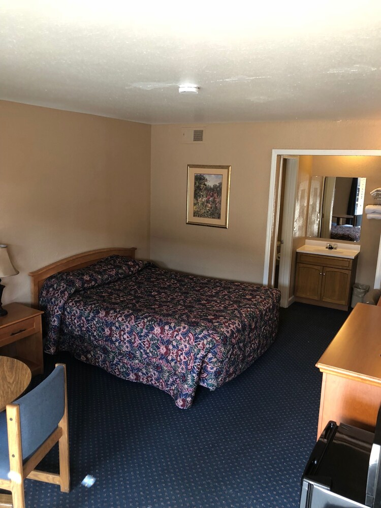 American Inn Council Bluffs - photo 16