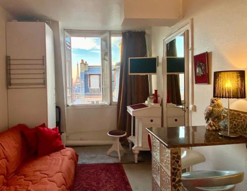 Studio Chic Paris Tour Eiffel Near Eiffel Tower 7th Floor - last minute hotel in Paris