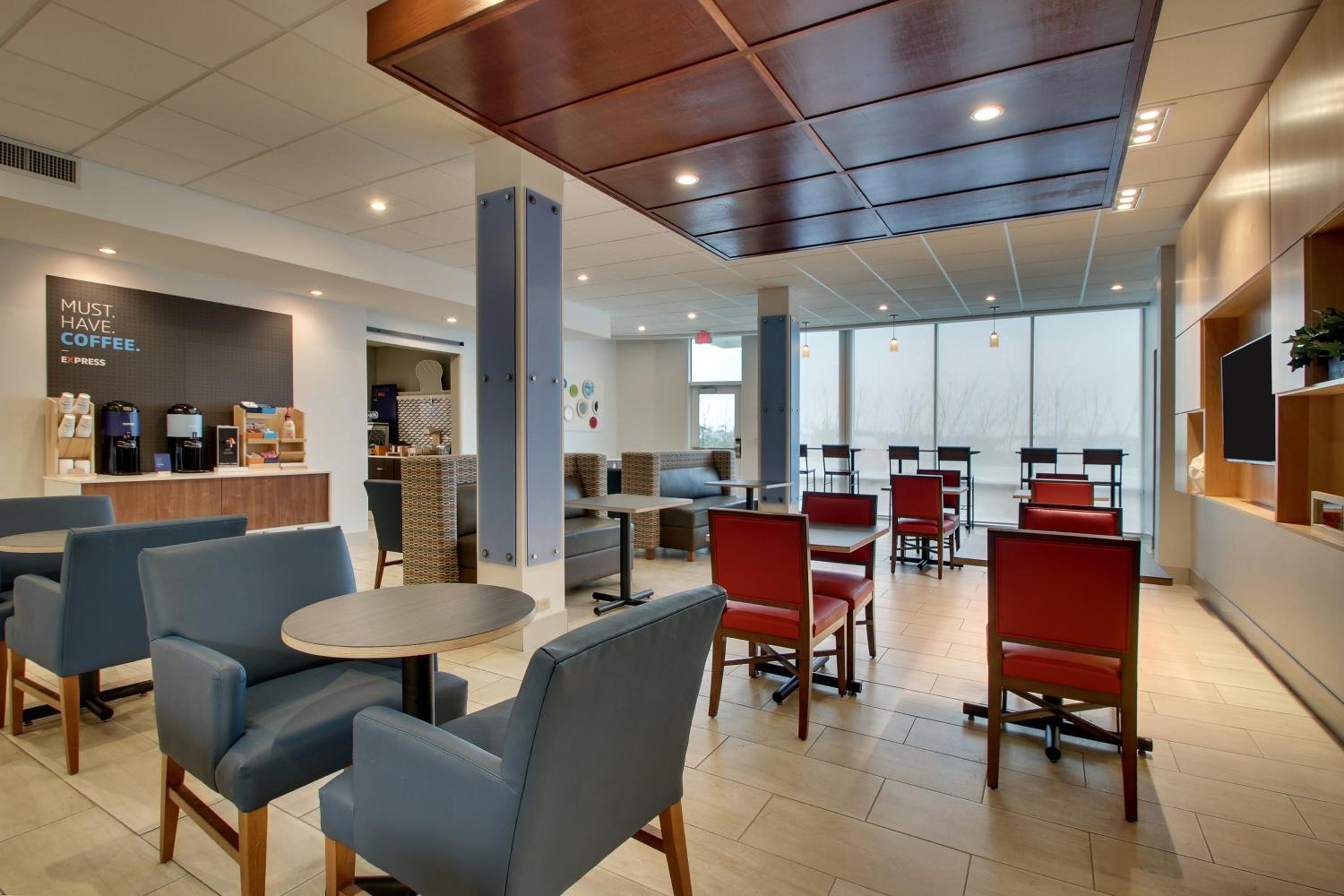 Holiday Inn Express & Suites Mt Sterling North by IHG - photo 127