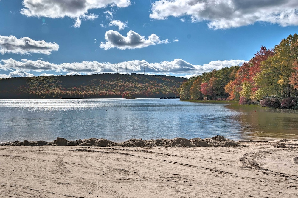 1 Mi To Jack Frost Ski Resort Water View Retreat - photo 13