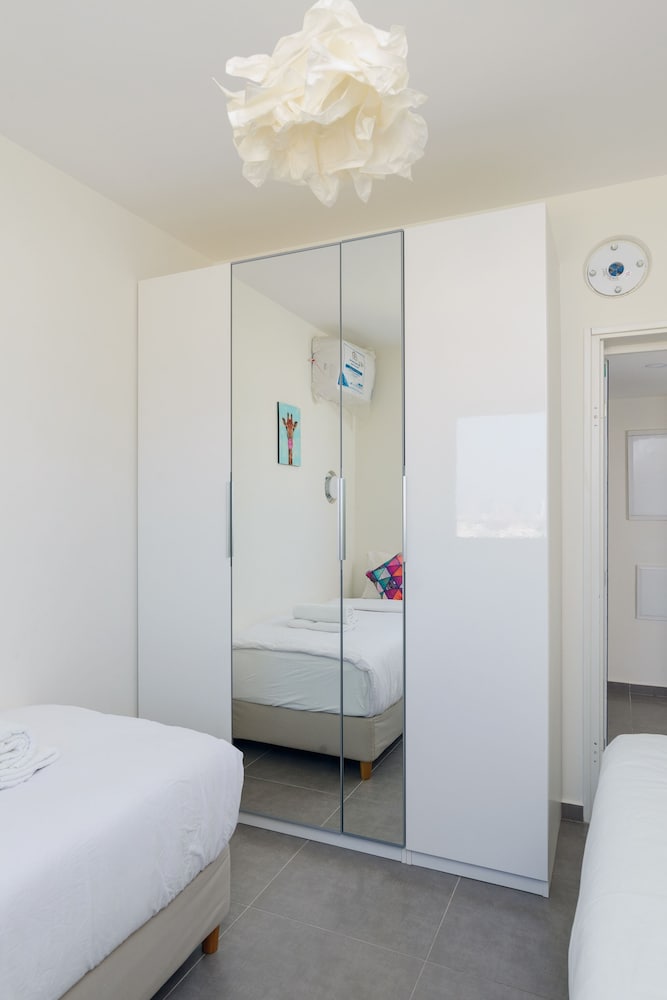Deluxe & Terrace with City Overview by FeelHome — 4-Star Luxury Hotel in Holon, Israel