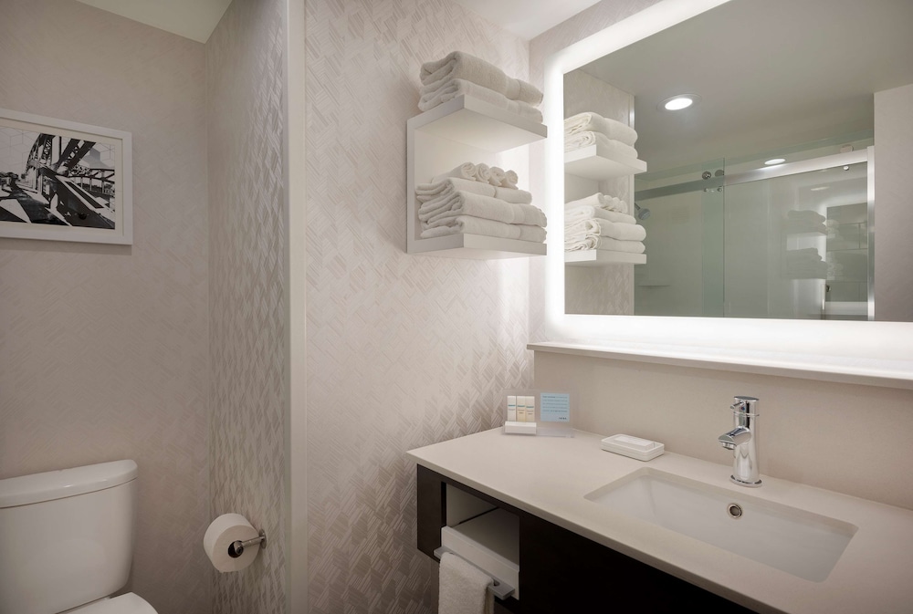 Hampton Inn by Hilton Boston Cambridge - photo 16