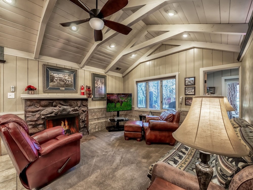 River Bend Lodge Five Bedroom Cabin — 4-Star Luxury Hotel in Ruidoso, United States