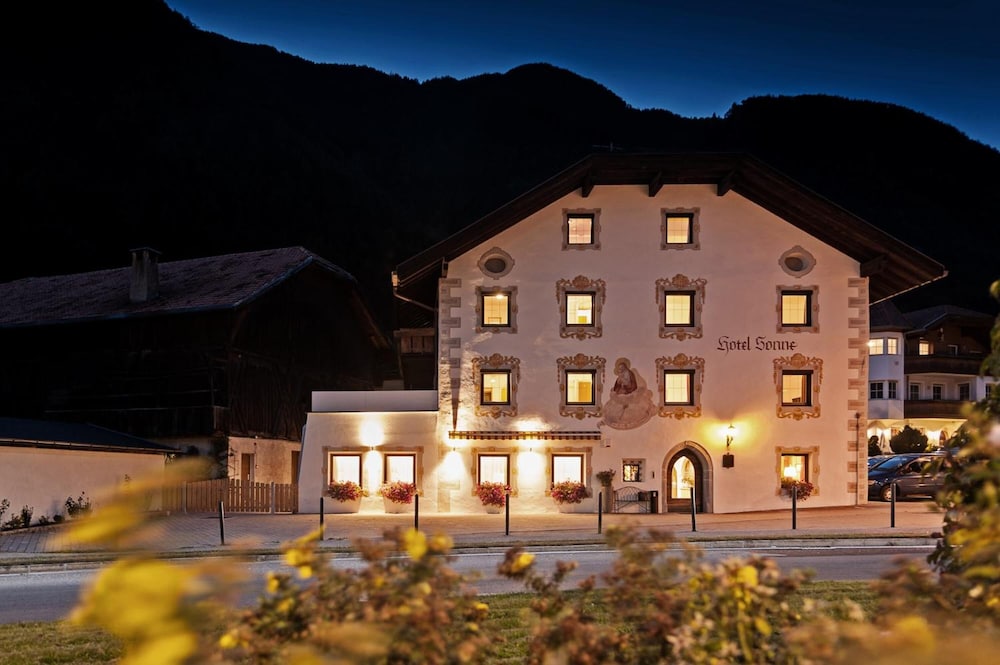 Active Hotel Sonne - carbon neutral hotel in Gais