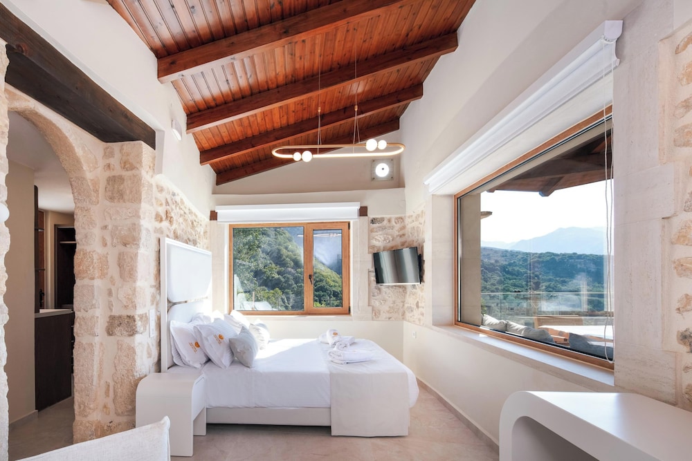 Moundros Luxury Villa & Spa — 4-Star Luxury Hotel in Rethymno, Greece