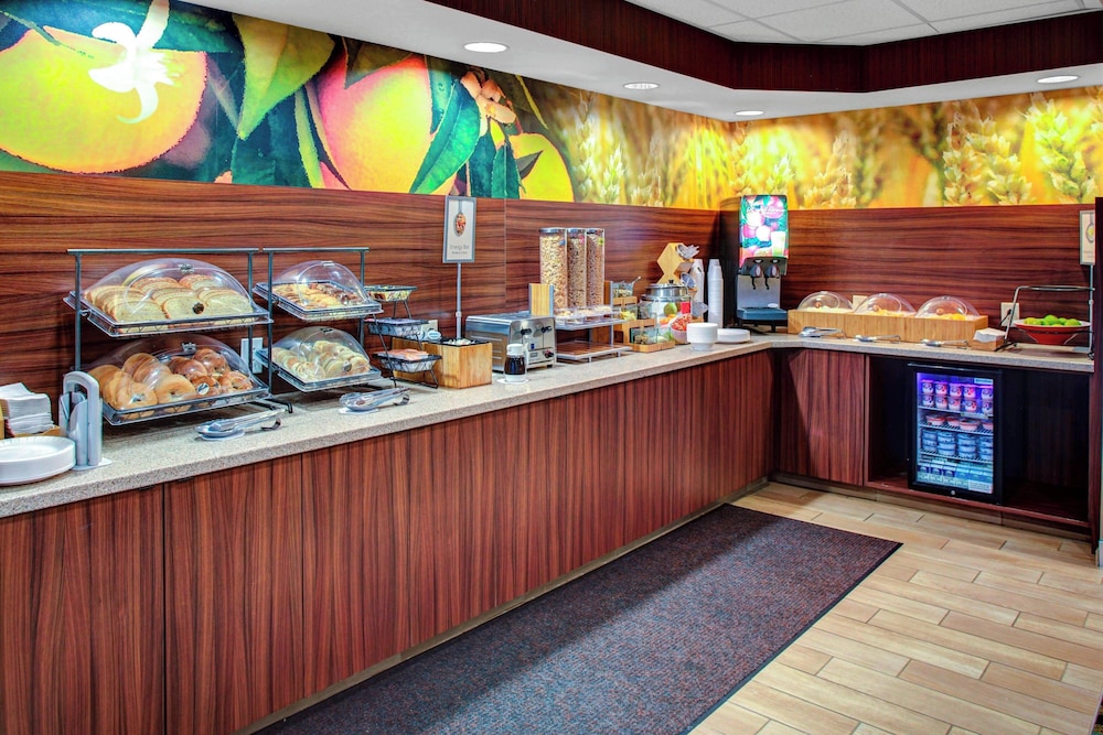 Fairfield by Marriott Inn & Suites Emporia I 95 - photo 30