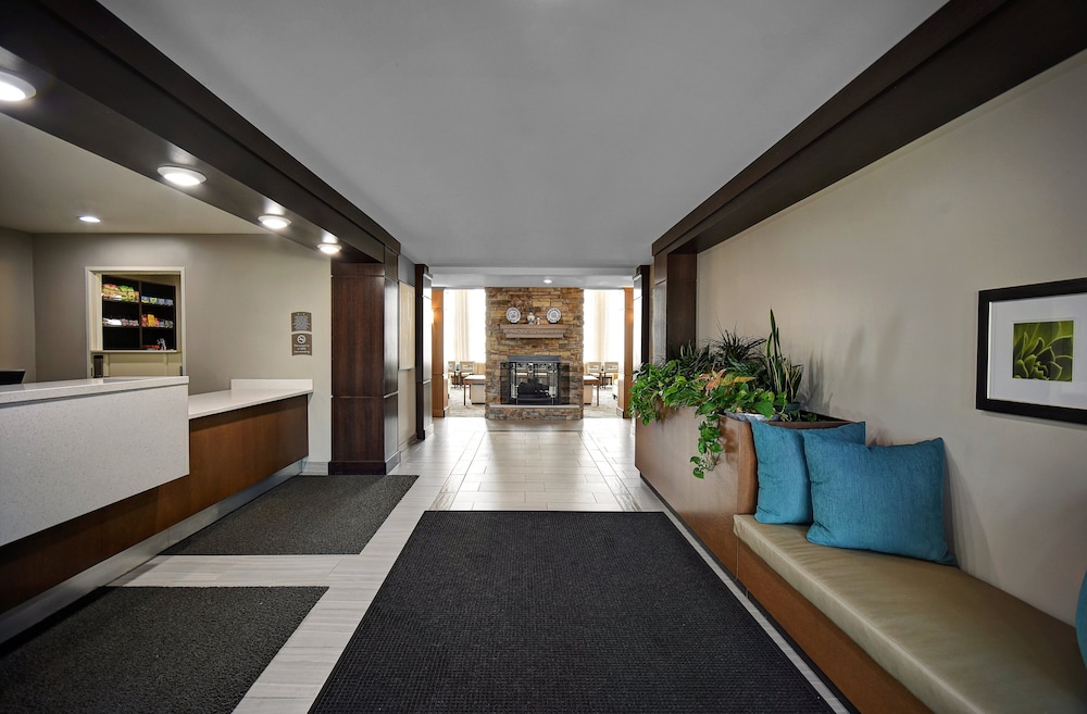 Staybridge Suites Holland by IHG - photo 39
