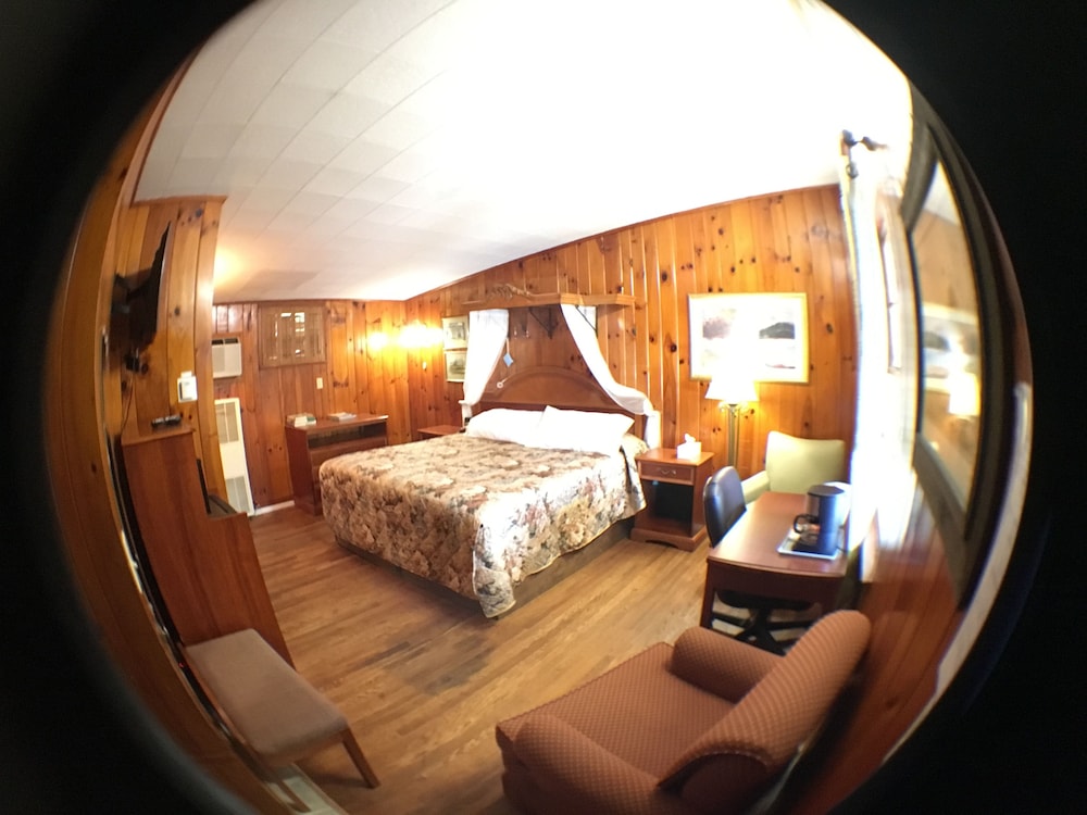 CedarWood Inn - featured photo