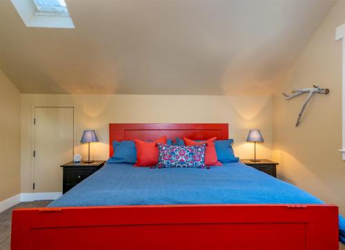 Bluebird Day Treetop Studio - last minute hotel in Bend