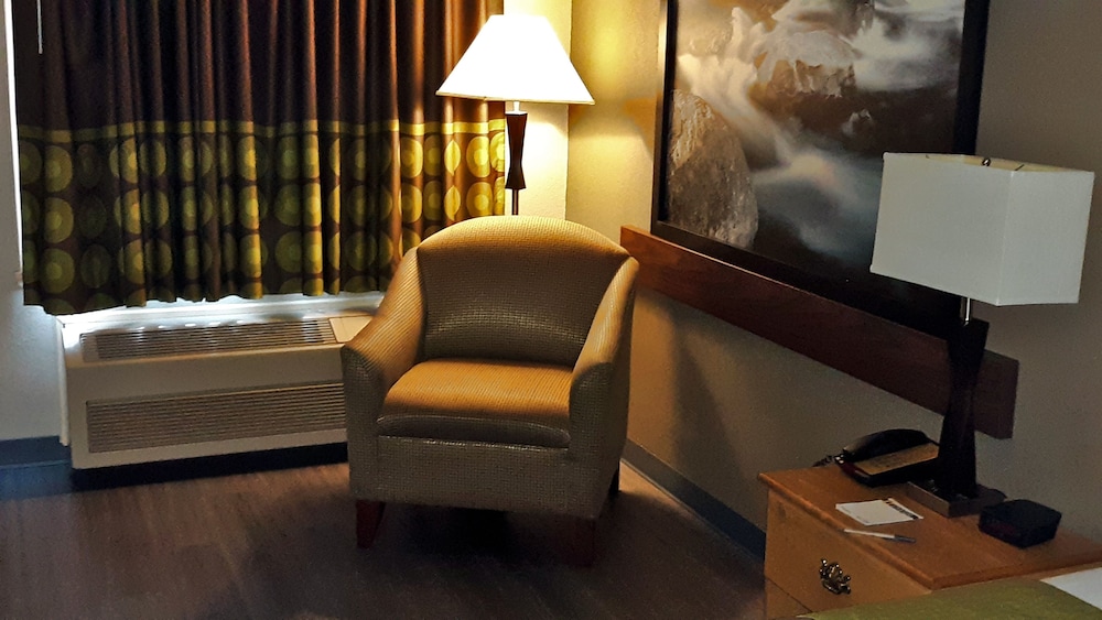 Super 8 by Wyndham Fort Chiswell Wytheville Area - photo 29