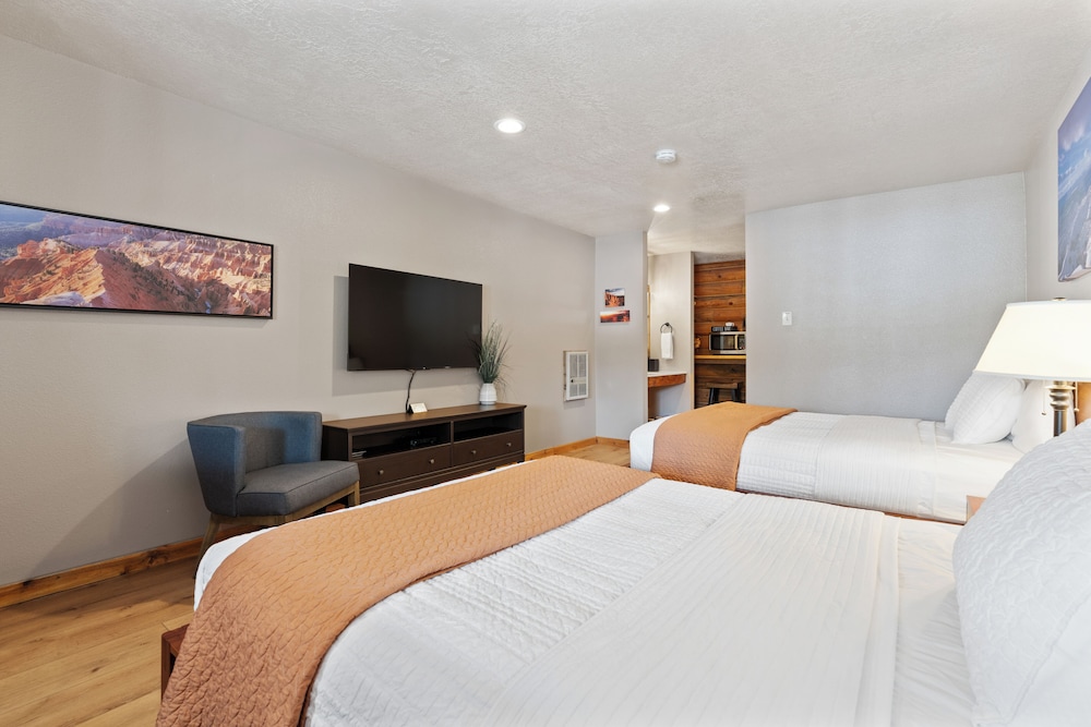 Duck Creek Village Inn - photo 28