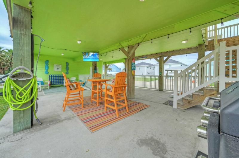 Reel Life Dreams by Avantstay Pool Near Beach - photo 43
