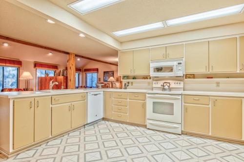 Towhee Lane 5 - last minute hotel in Bend