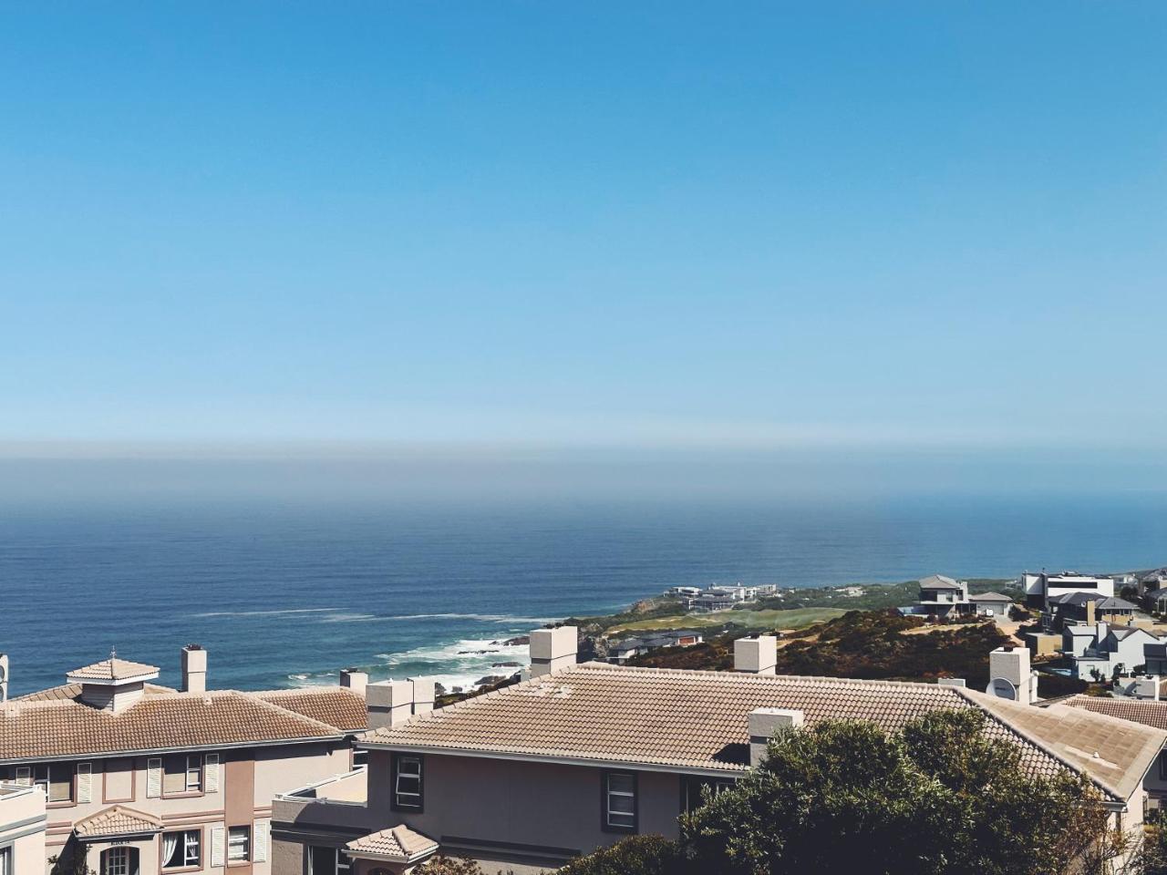Sunset Cove 3 Bedroom Villa — 4-Star Luxury Hotel in Mossel Bay, South Africa