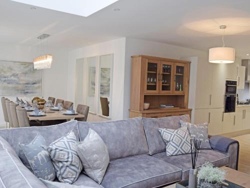 Hawthorn — 4-Star Luxury Hotel in Stow On The Wold, United Kingdom