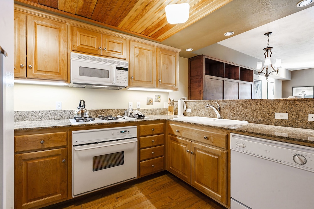 The Caledonian by All Seasons Resort Lodging - photo 110