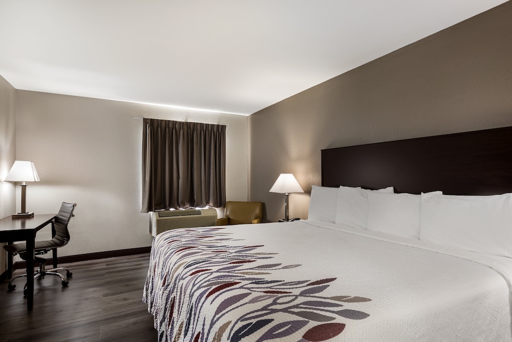 Red Roof Inn Allentown South - photo 23