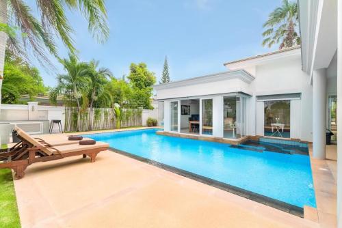Pool Villa Pattaya H52 — 4-Star Luxury Hotel in Nong Prue, Thailand