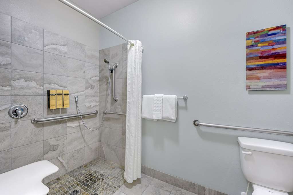 Best Western Plus Peppertree Inn At Omak - photo 26