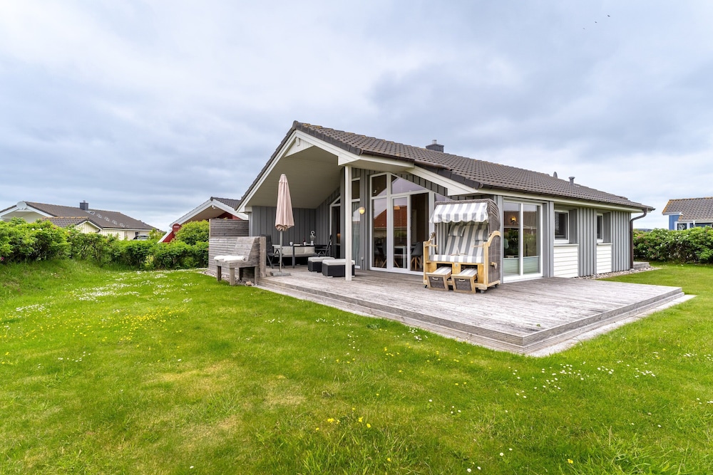 Nordseenest am Deich — 4-Star Luxury Hotel in Norddeich, Germany