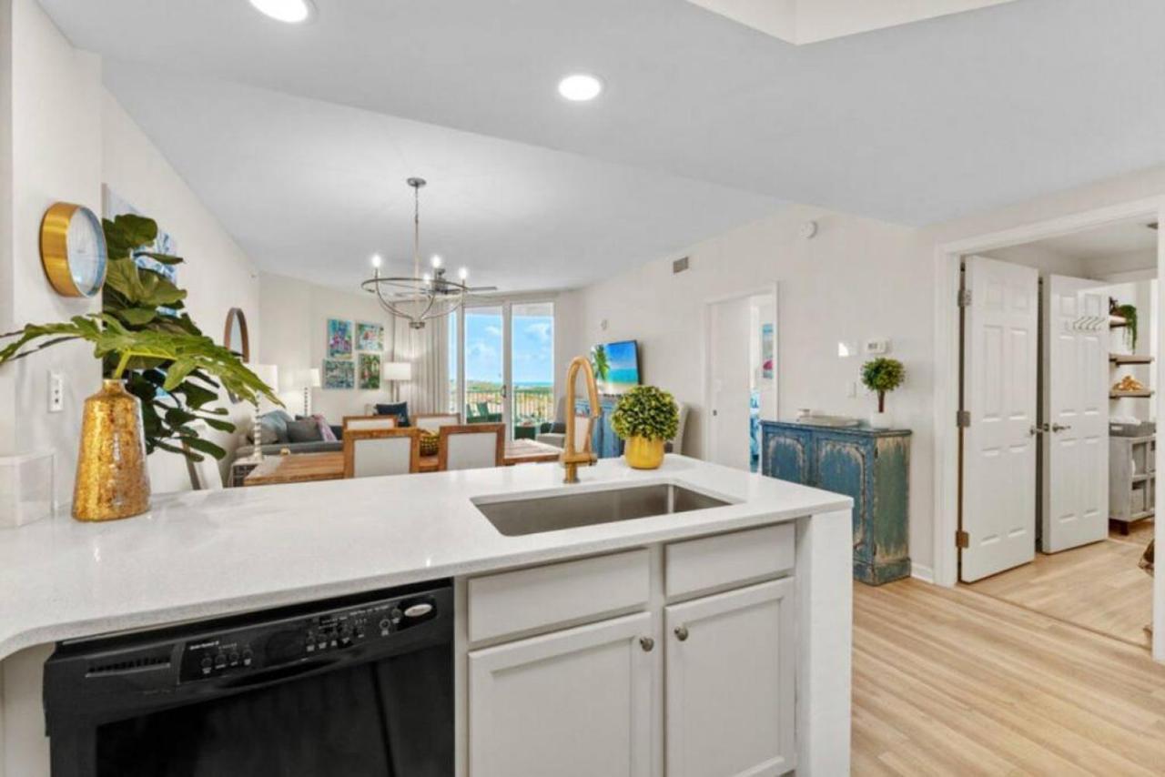 5 Star Resort 6th fl 2BR 2 BATH King Suite Shuttle Pools Family — Destin — photo 3