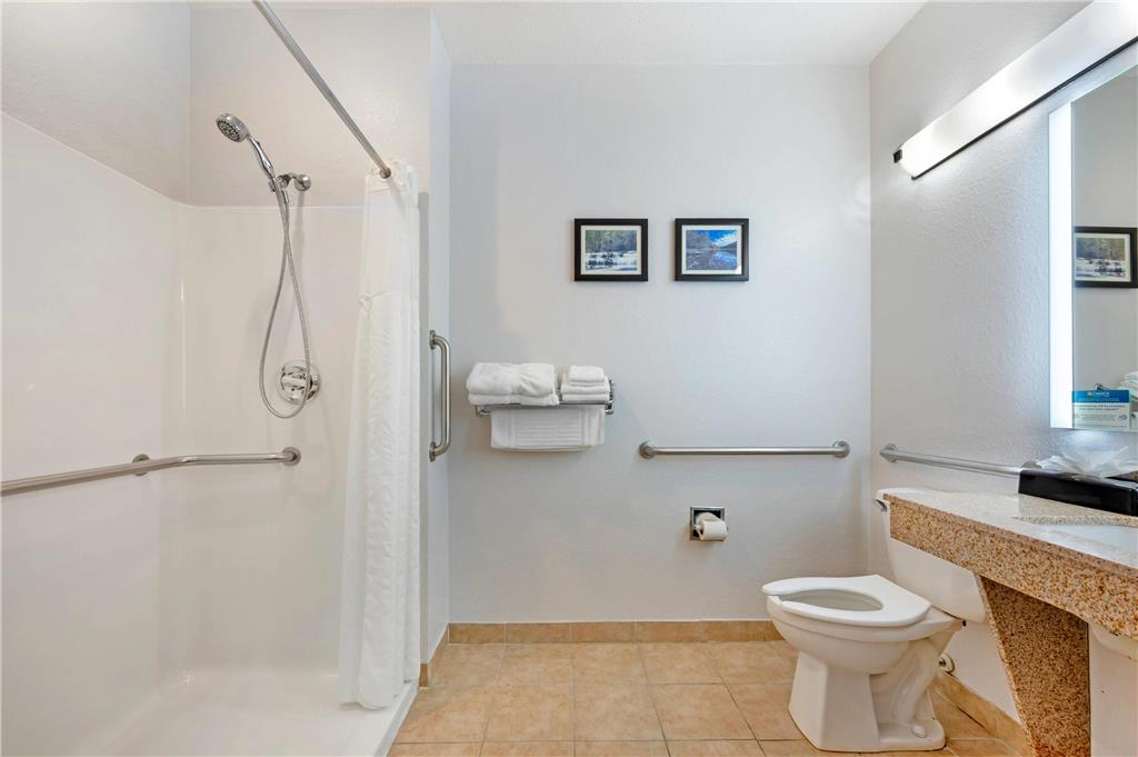 Comfort Inn & Suites North Greenfield - photo 19