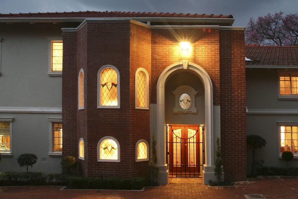 Brooklyn Place Guesthouse — 4-Star Luxury Hotel in Pretoria, South Africa