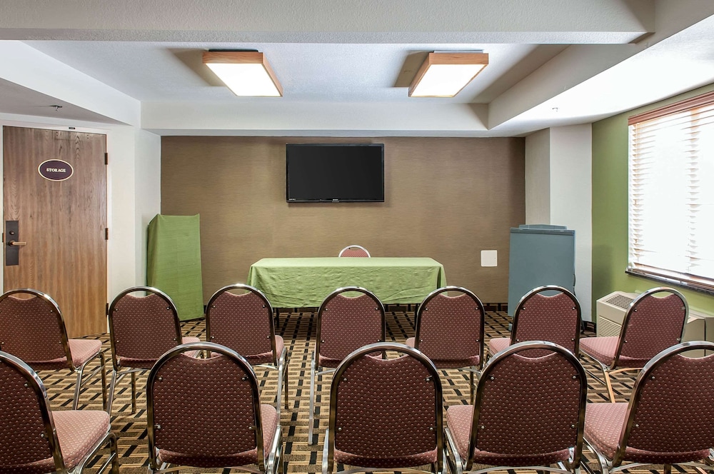 Garner Hotel Albuquerque Airport by IHG - photo 44