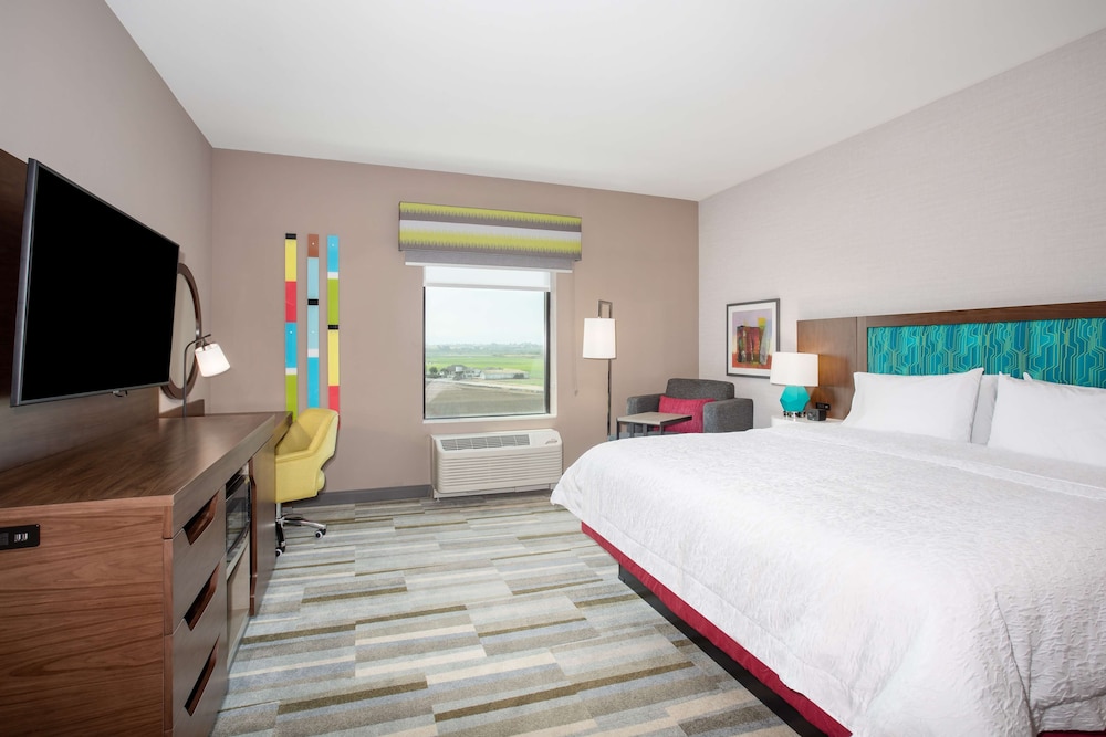 Hampton Inn & Suites Watsonville - photo 9