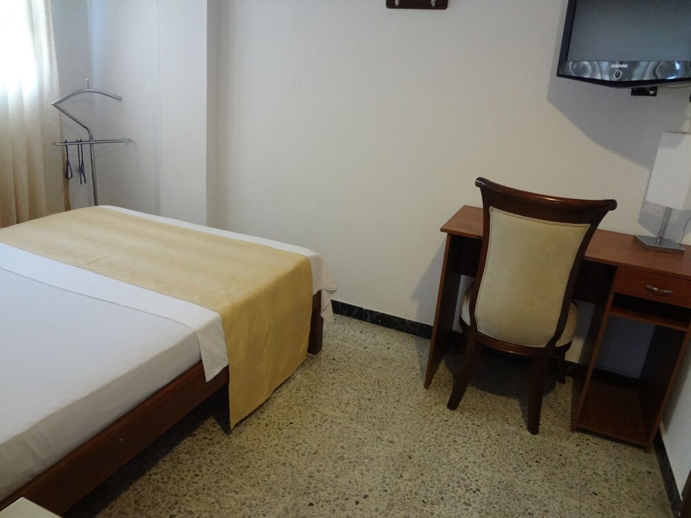 Hotel H21 — Cali — photo 5