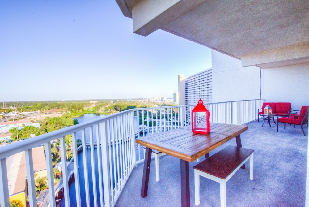 Laketown Wharf Resort by Aneliya's Rentals - photo 703