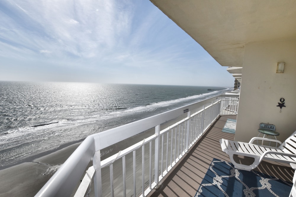 1201 Waters Edge Resort 3 Bedroom Condo by RedAwning - photo 30