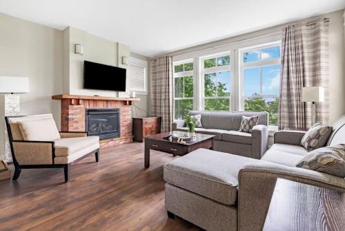 Blue Mountain Getaway Located on Golf Course — 4-Star Luxury Hotel in Collingwood, Canada