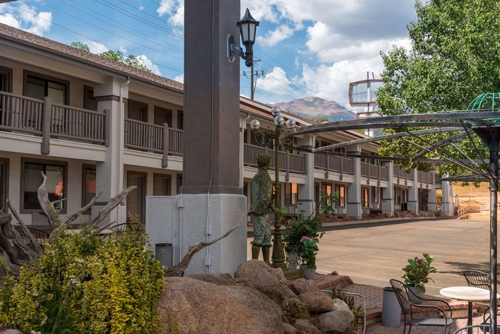 Quality Inn & Suites Manitou Springs at Pikes Peak - photo 4