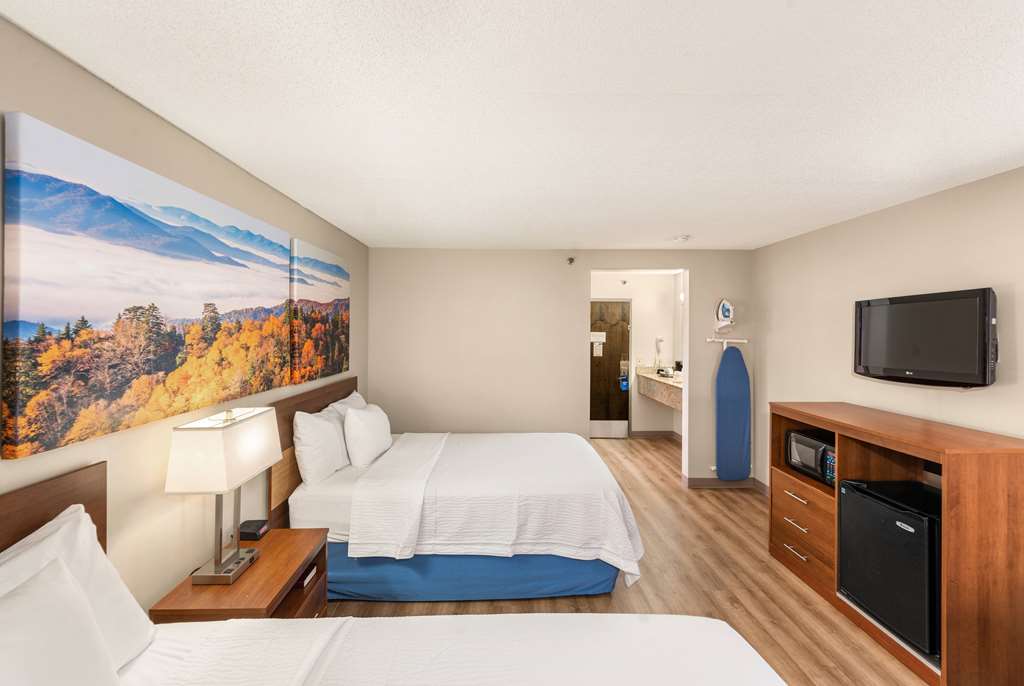 Days Inn by Wyndham Raleigh Airport Research Triangle Park - photo 8
