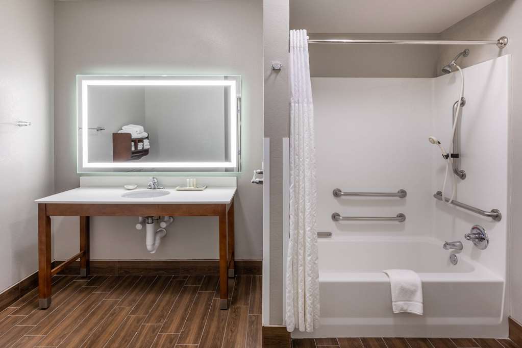 La Quinta Inn & Suites by Wyndham Houston NW Beltway8 WestRD - photo 37