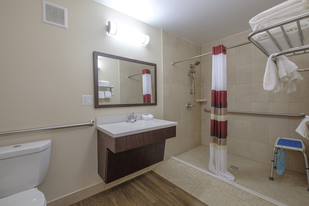 Red Roof Inn Fredericksburg North - photo 25