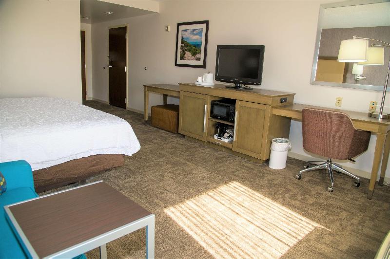 Hampton Inn Lewisburg - photo 28