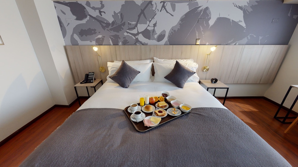 Hotel Brasilia — 4-Star Luxury Hotel in Santiago, Chile