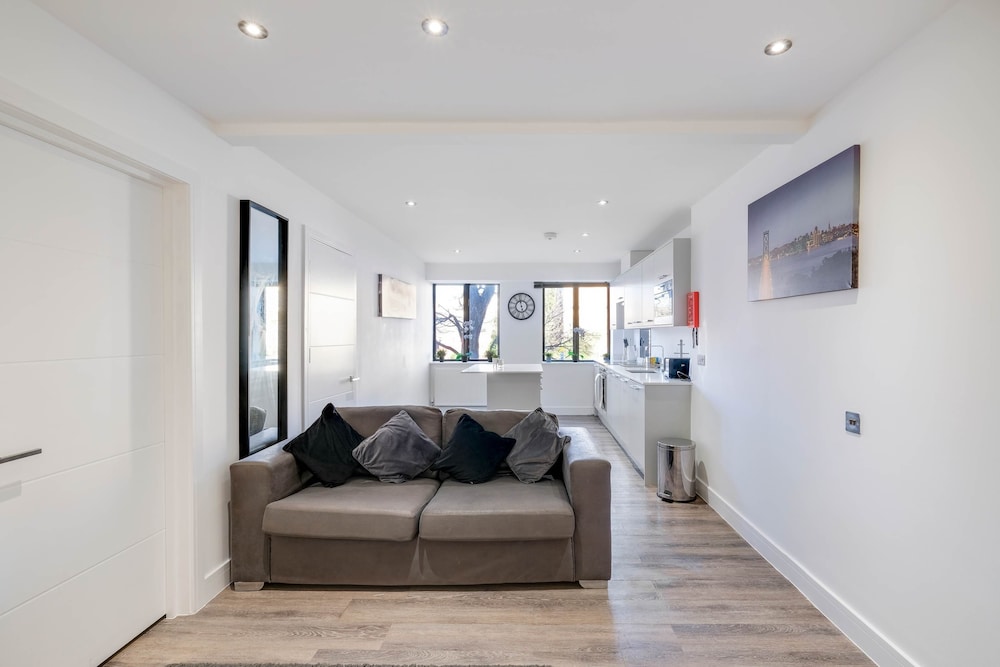 Reading Town Centre 1 and 2 Bdr Apts