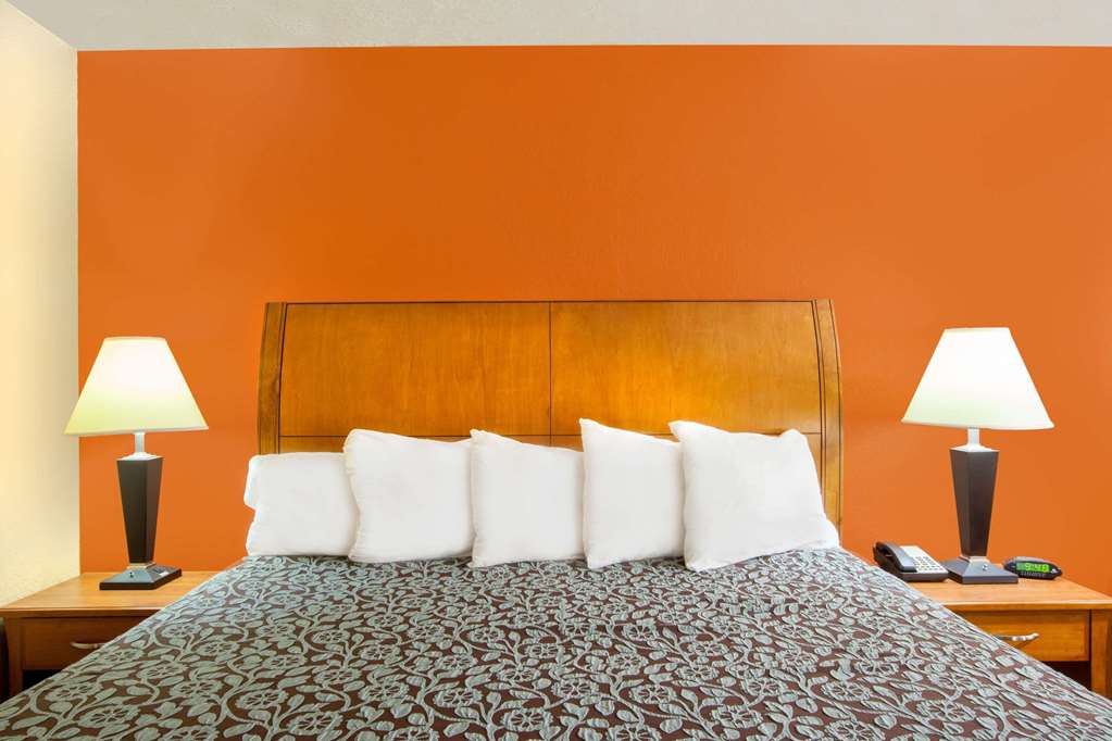 Days Inn by Wyndham Centerville - photo 10
