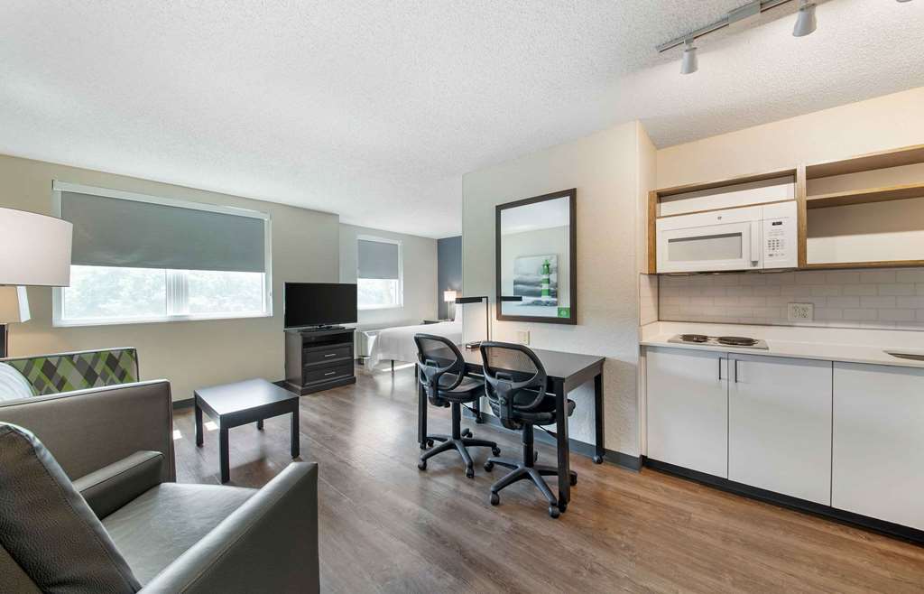 Extended Stay America Premier Suites Miami Airport Doral 25th Street - photo 13