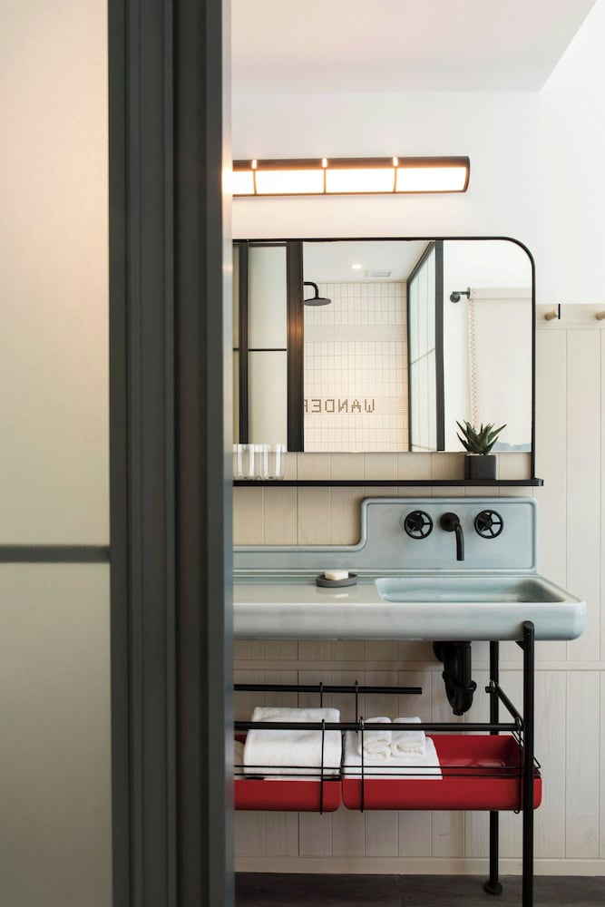 Moxy NYC Chelsea - photo 32