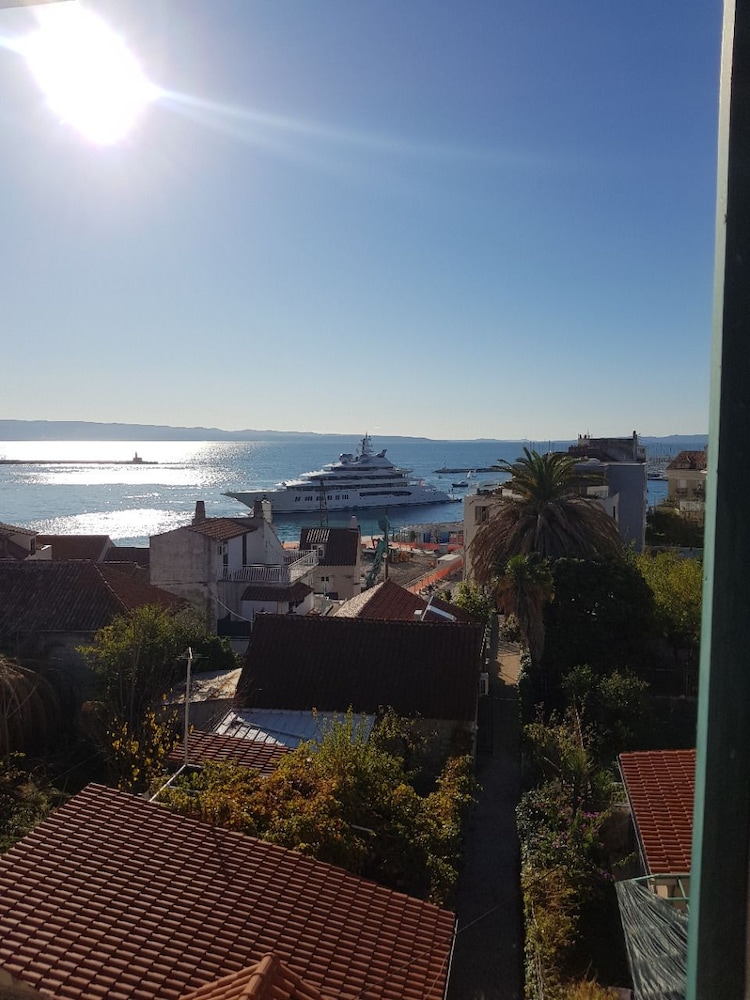 Garden Apartment Hotel - last minute hotel in Split