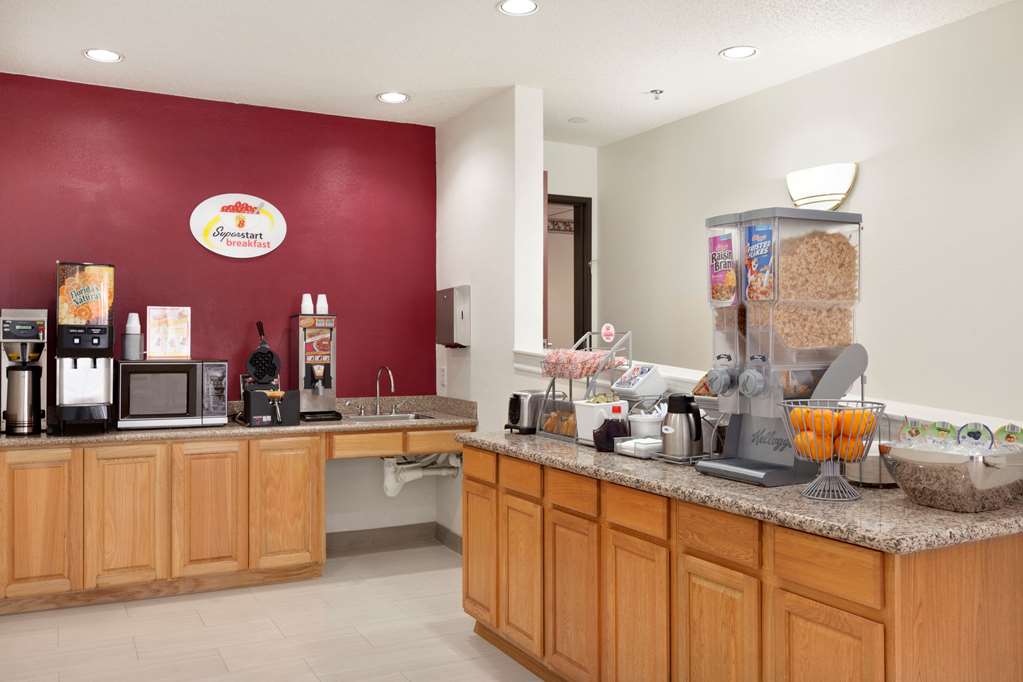 Super 8 by Wyndham Garland Rowlett East Dallas Area - photo 9