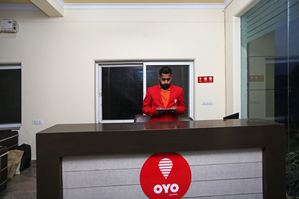 OYO 8240 Golden Park Palam Vihar