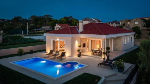 Villa Eleni — 4-Star Luxury Hotel in Razanac, Croatia