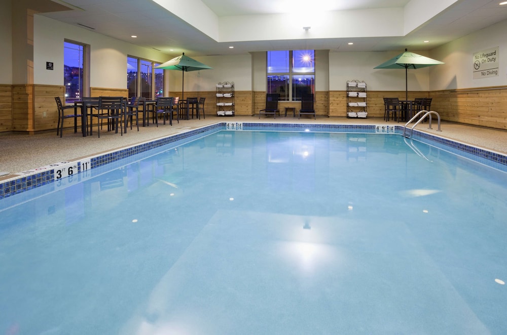 Hampton Inn Duluth Canal Park - photo 46