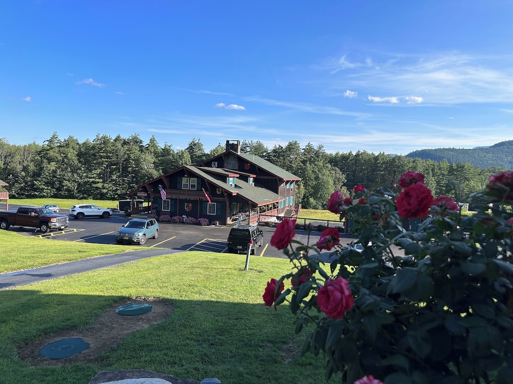 Swiss Chalets Village Inn - photo 88